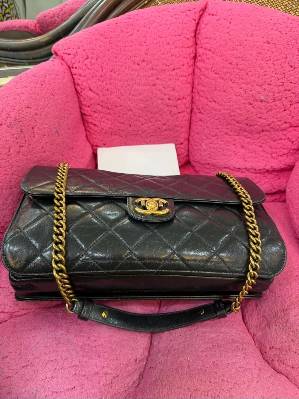 CHANEL shoulder bag